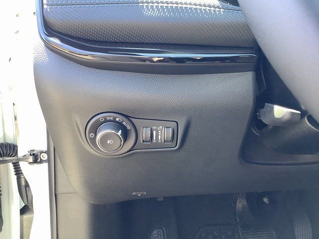 New 2025 Jeep Compass Latitude w/ Sun & Sound Group AWD/4WD image 15