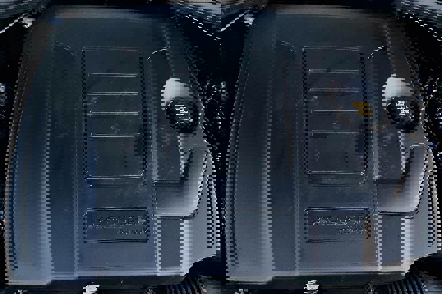 Used 2018 Jaguar F-PACE Prestige image 31