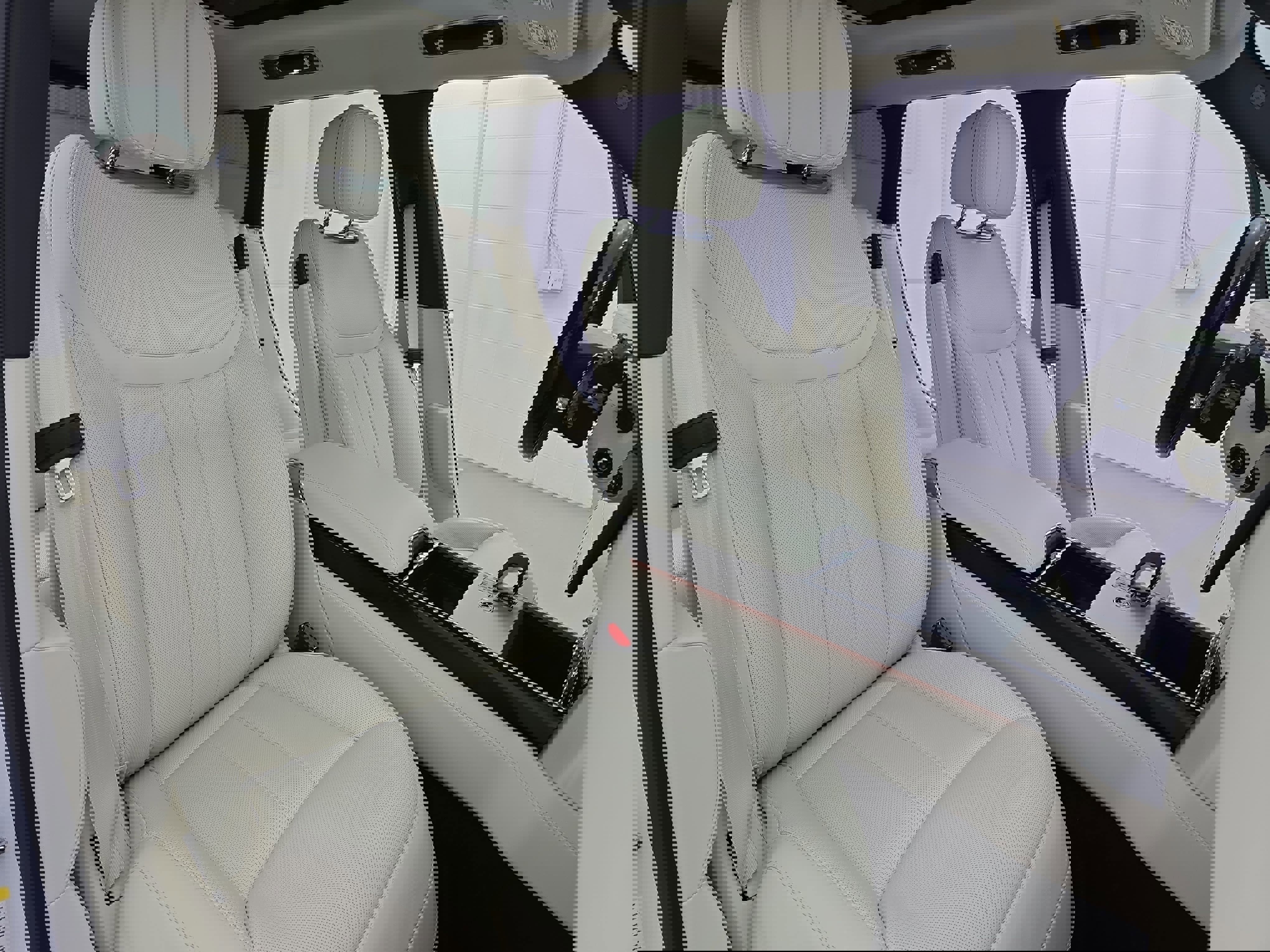 Used 2025 Land Rover Range Rover SE image 10