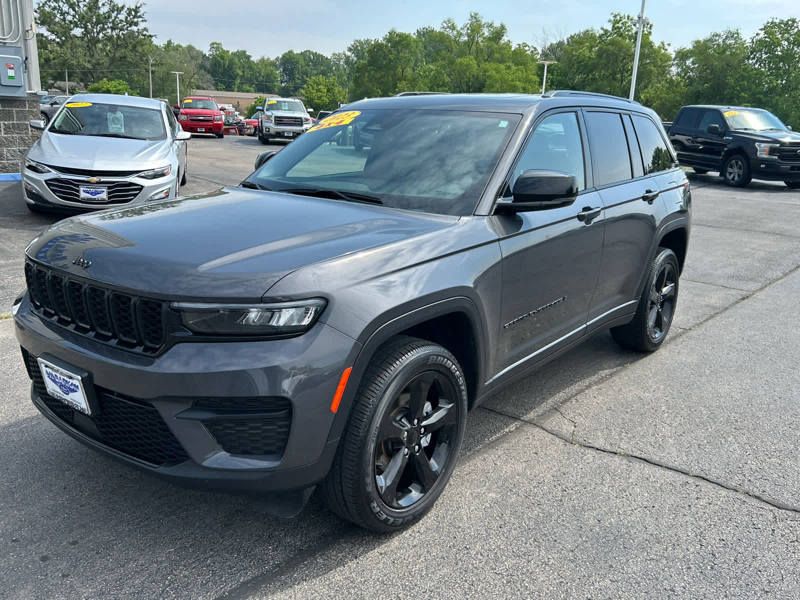Used 2023 Jeep Grand Cherokee Altitude image 7