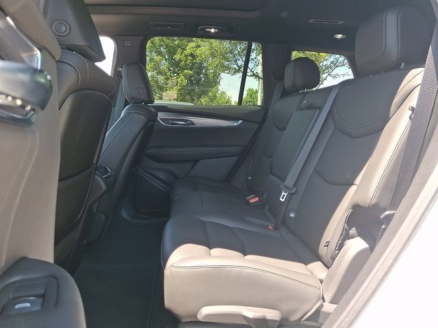 Certified 2025 Cadillac XT6 Luxury AWD/4WD image 8