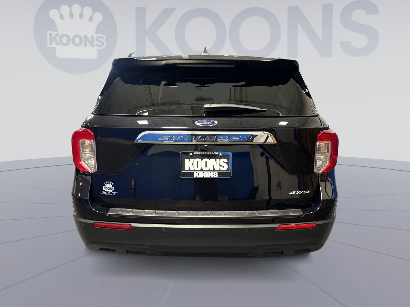 Used 2022 Ford Explorer XLT w/ Equipment Group 202A image 5