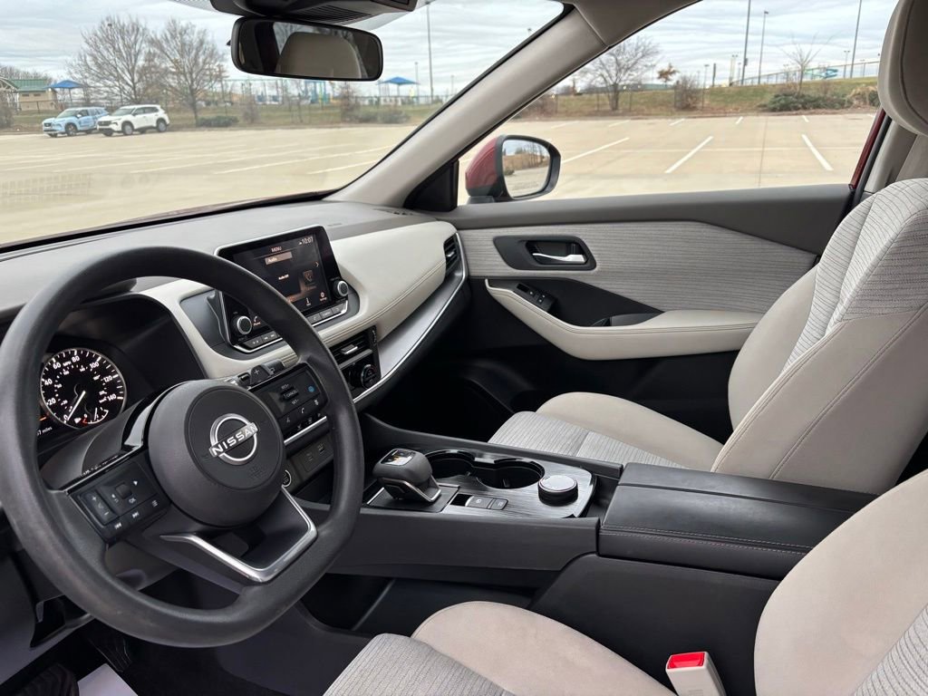 Used 2023 Nissan Rogue SV image 18
