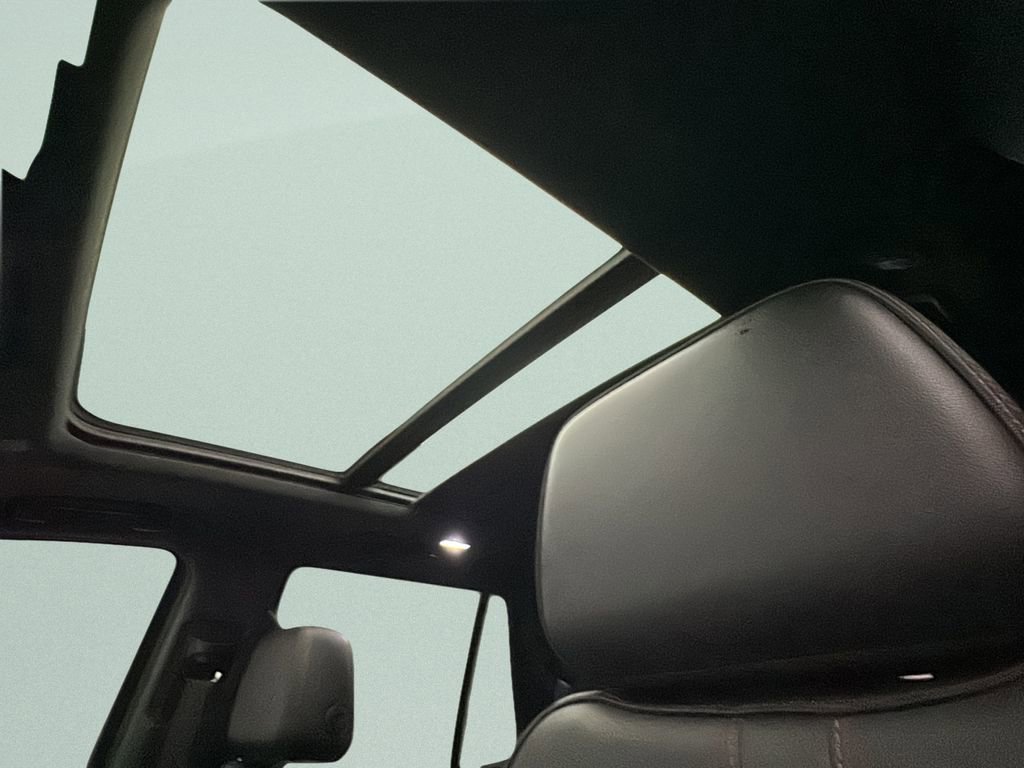 Used 2024 Chevrolet Tahoe RST w/ Sport Performance Package AWD/4WD image 11