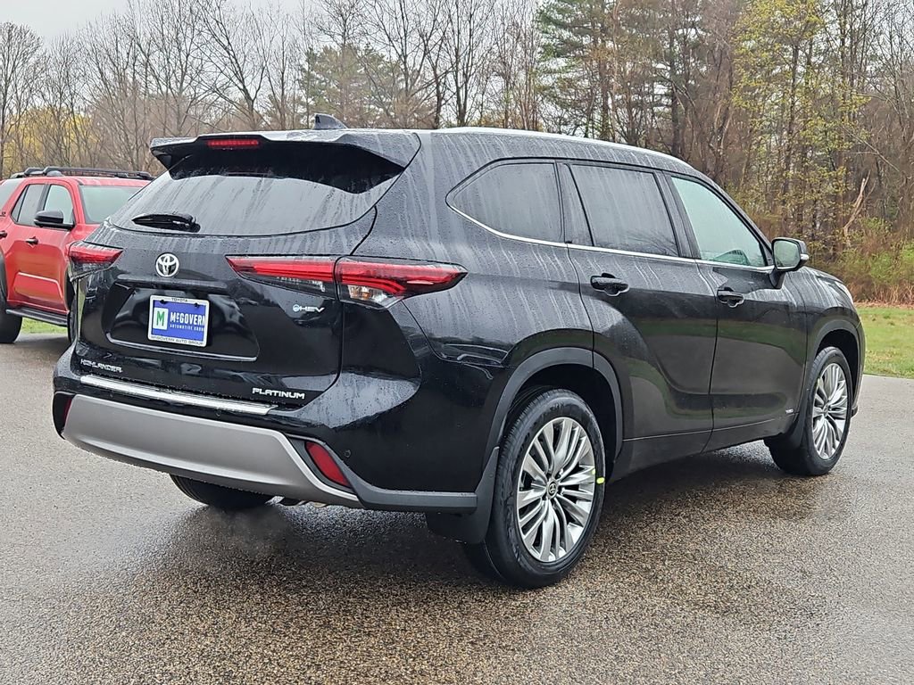 New 2026 Toyota Highlander Platinum AWD/4WD image 2