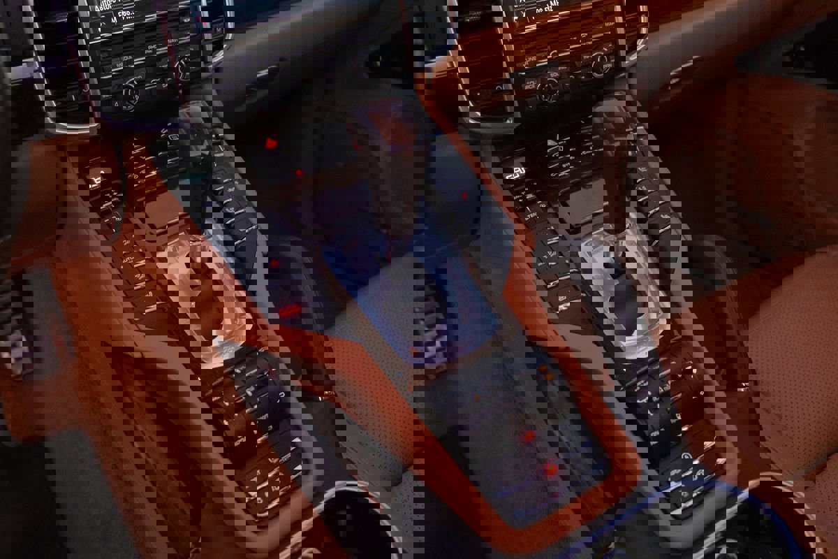 Used 2014 Porsche Cayenne GTS image 23