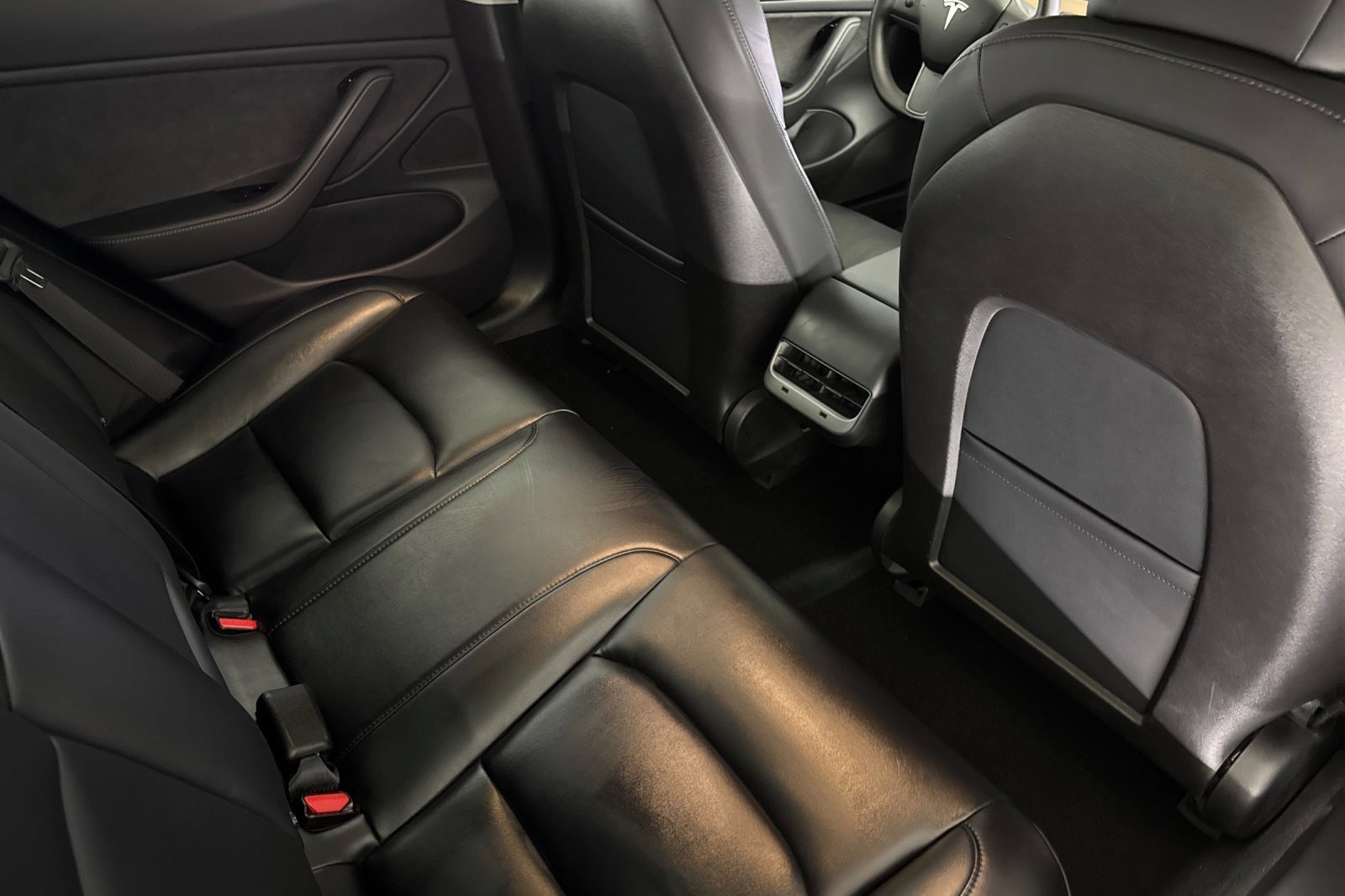 Used 2018 Tesla Model 3 Performance image 28