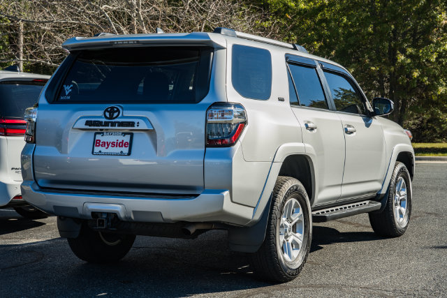 Used 2022 Toyota 4Runner SR5 AWD/4WD image 6