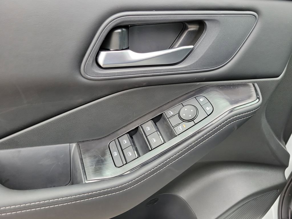 New 2026 Nissan Rogue SV image 20