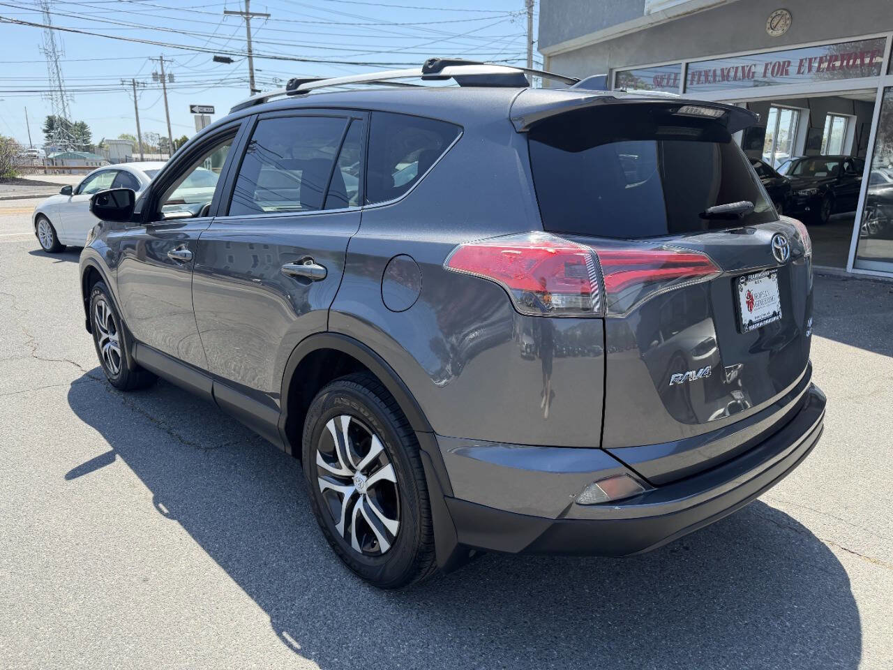 Used 2016 Toyota RAV4 LE AWD/4WD image 5