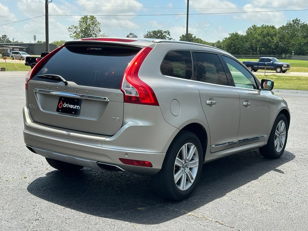 Used 2016 Volvo XC60 T5 Premier w/ Inscription Package FWD image 6
