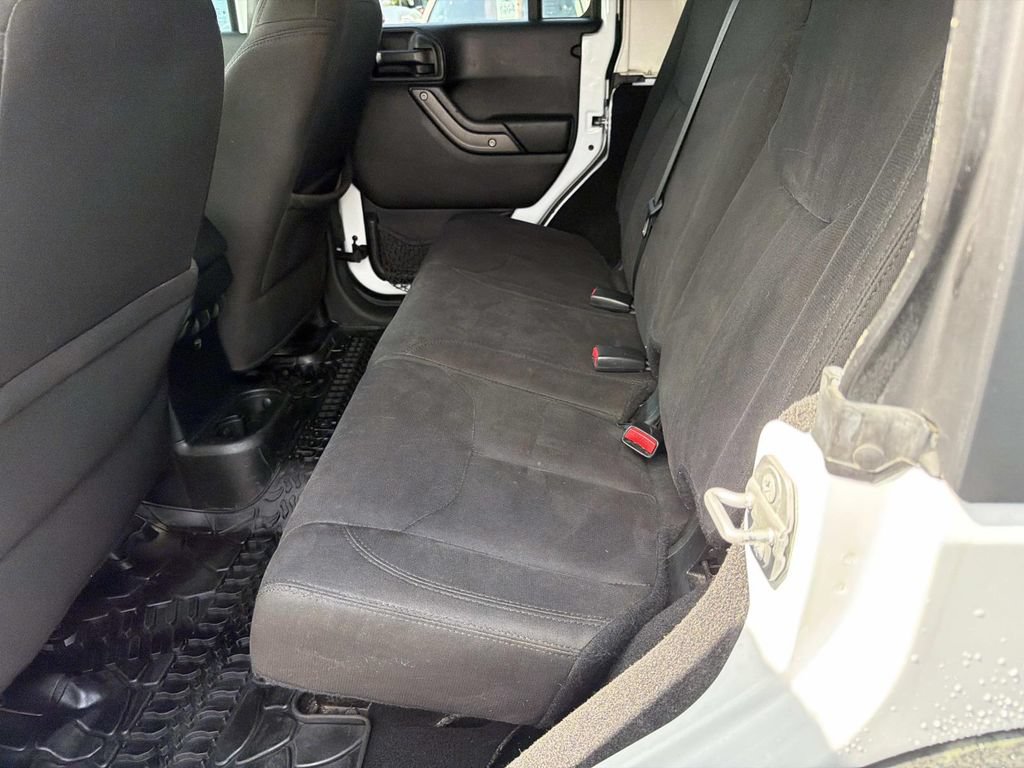 Used 2018 Jeep Wrangler Unlimited Sport S AWD/4WD image 15