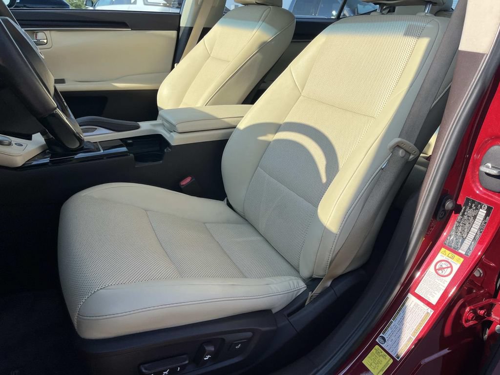 Used 2016 Lexus ES 350 w/ Navigation System Package FWD image 32