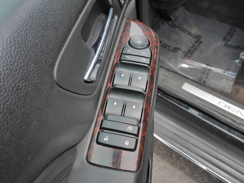 Used 2013 GMC Yukon XL Denali AWD/4WD image 23