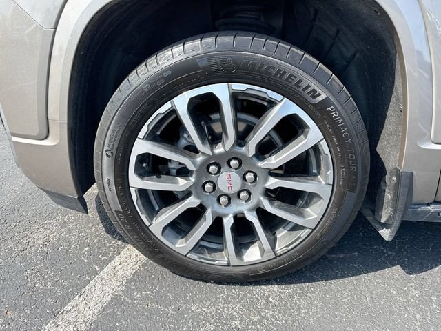 Used 2022 GMC Acadia Denali w/ Denali Ultimate Package AWD/4WD image 10