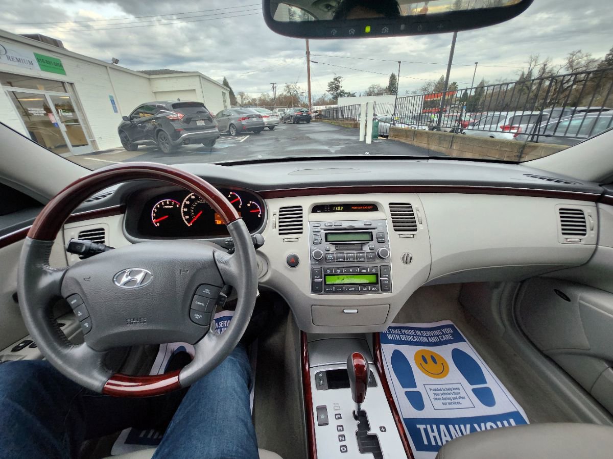 Used 2006 Hyundai Azera Limited image 14