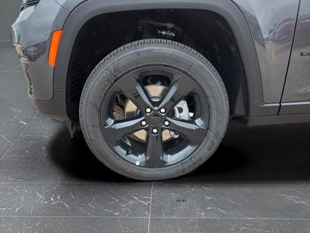 New 2025 Jeep Grand Cherokee Altitude AWD/4WD image 39