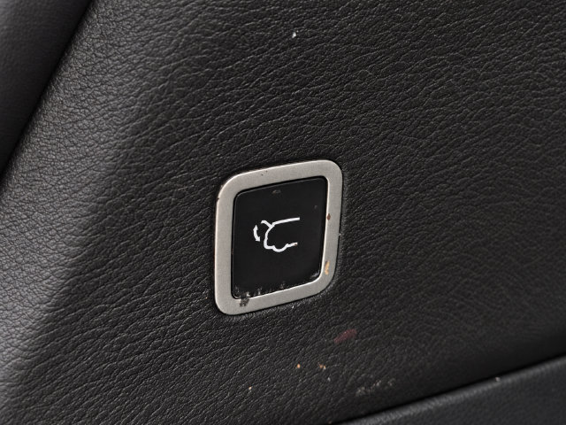 Used 2020 Chrysler Pacifica Touring-L w/ S Appearance Package FWD image 10