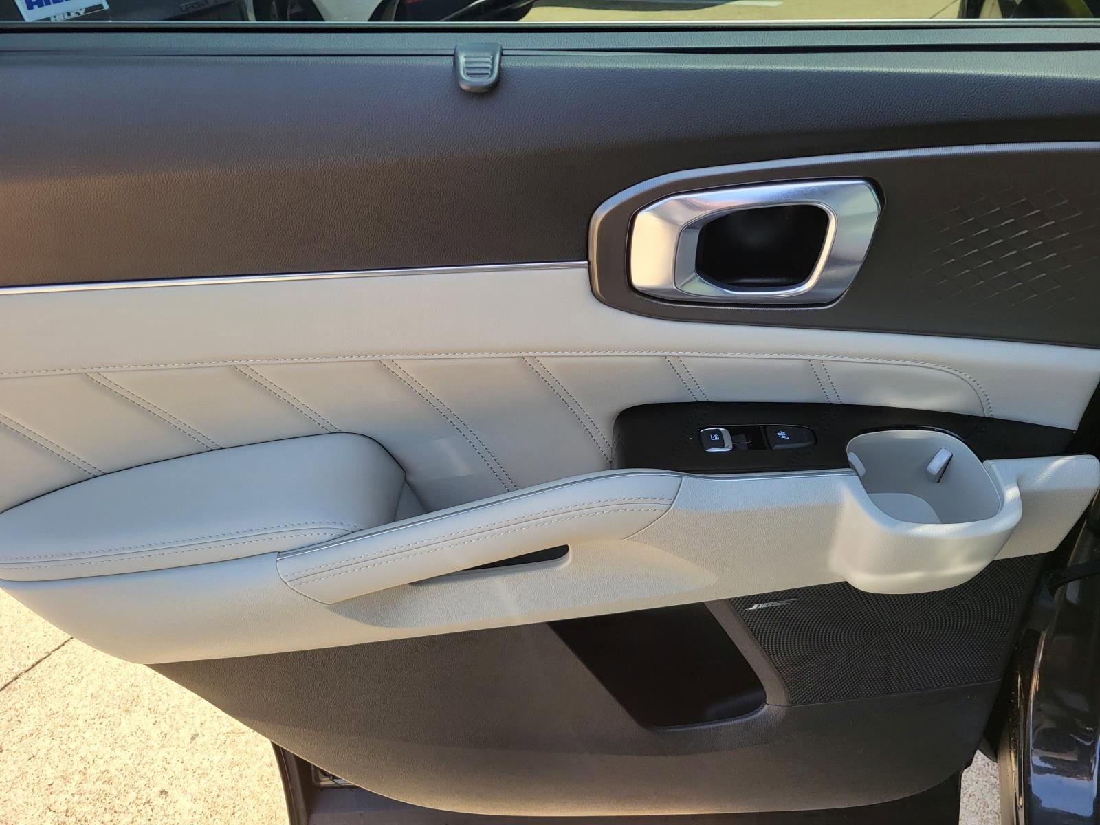 Used 2025 Kia Sorento SX Prestige image 13