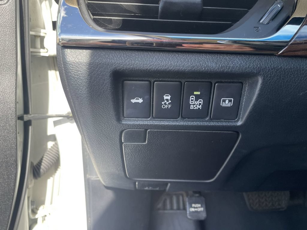 Used 2015 Toyota Avalon Limited FWD image 19