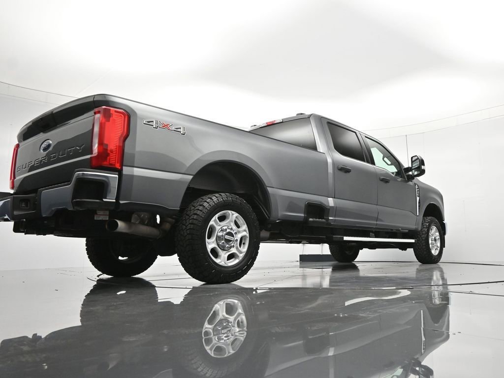 Used 2025 Ford F250 XLT image 41