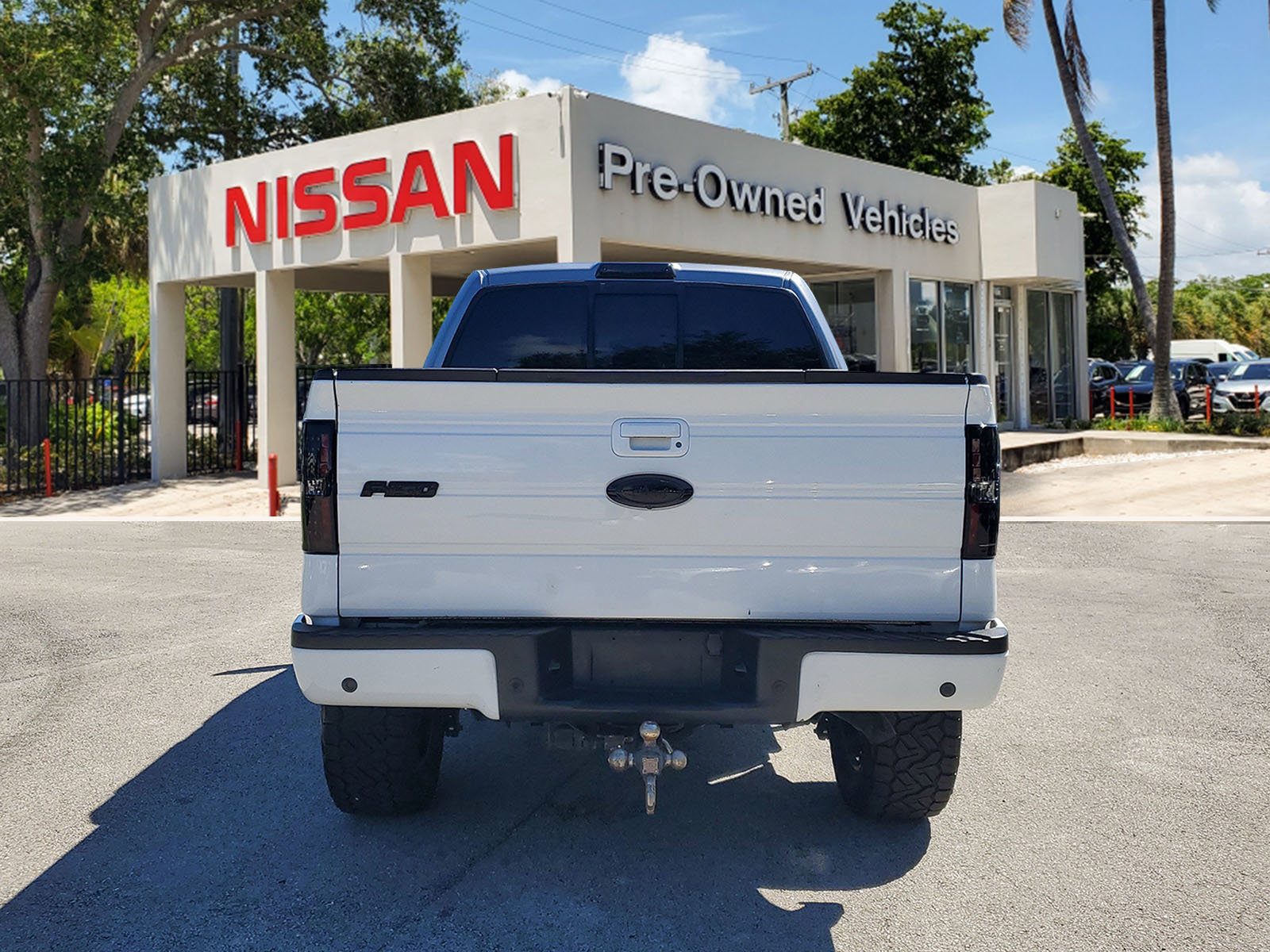 Used 2014 Ford F150 FX4 w/ Equipment Group 402A Luxury image 5