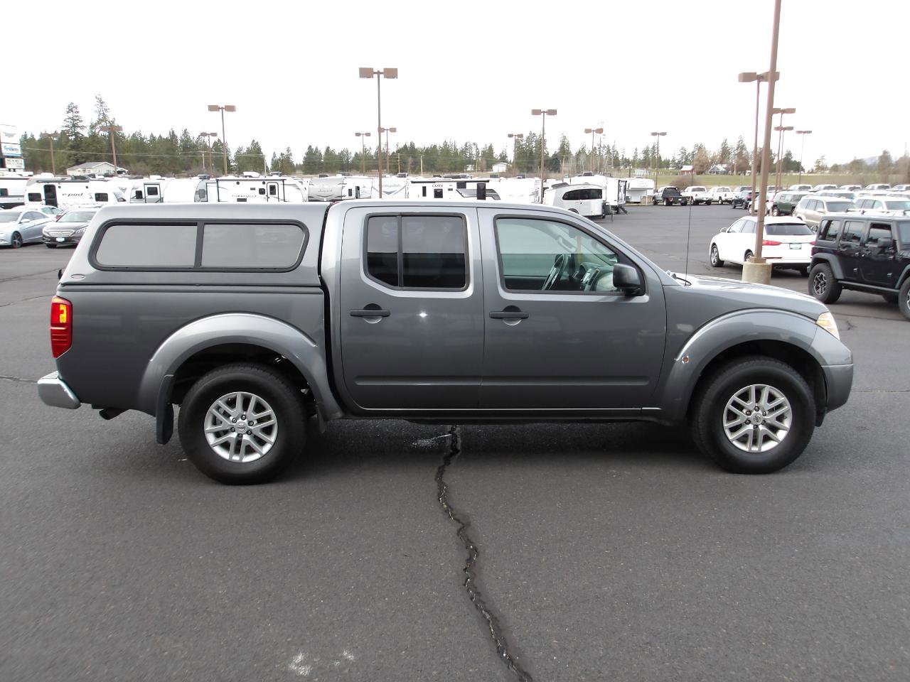 Used 2016 Nissan Frontier SV AWD/4WD image 6