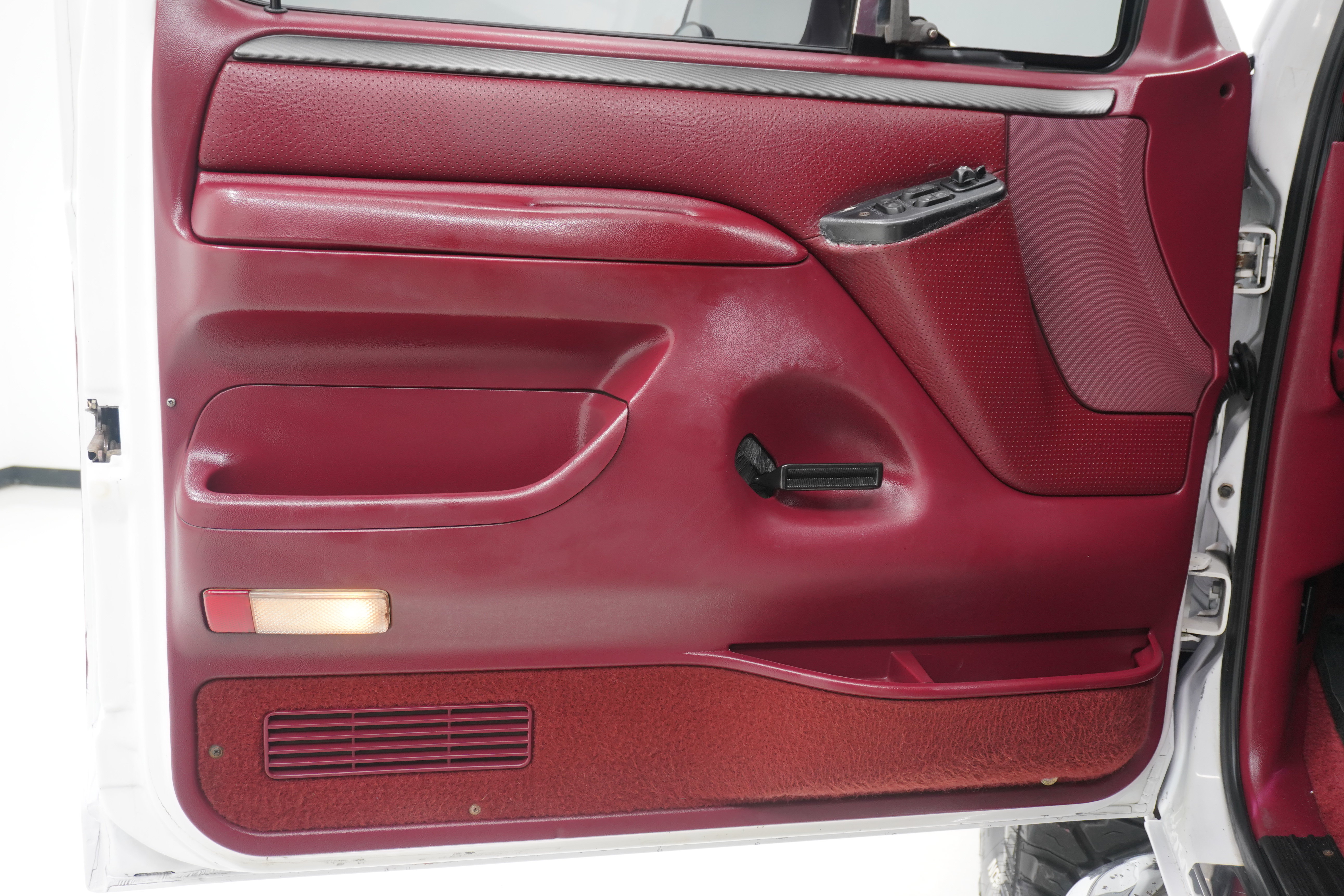 Used 1995 Ford Bronco XLT AWD/4WD image 14