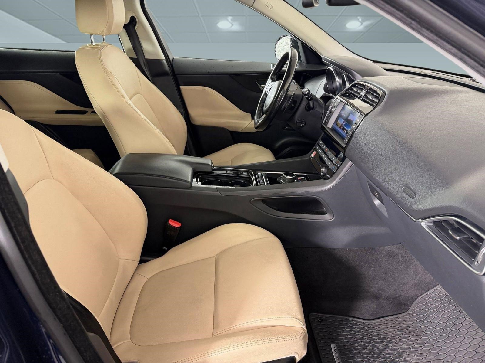 Used 2018 Jaguar F-PACE Premium AWD/4WD image 22