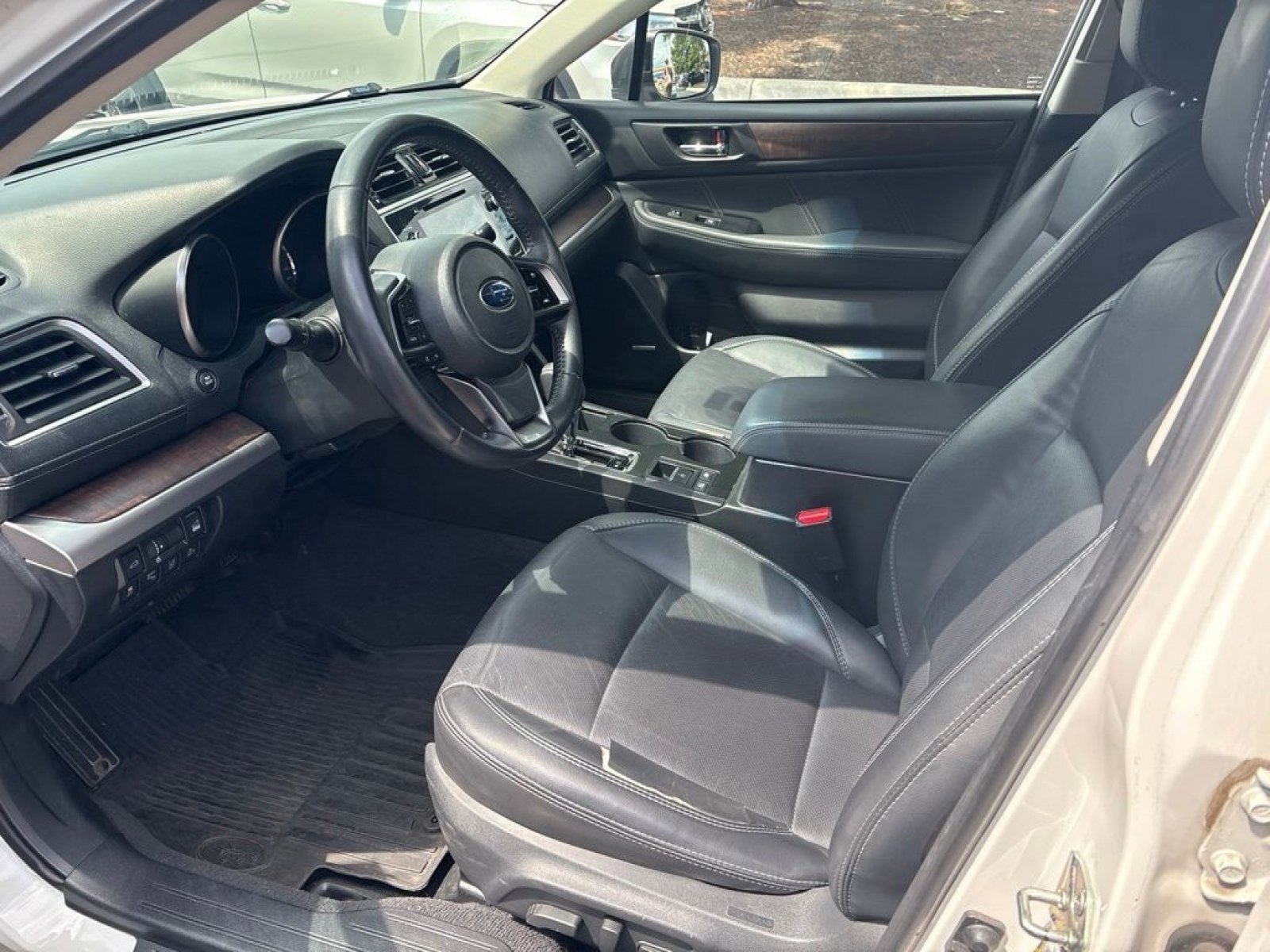 Used 2019 Subaru Outback 2.5i Limited w/ Popular Package #2 AWD/4WD image 11