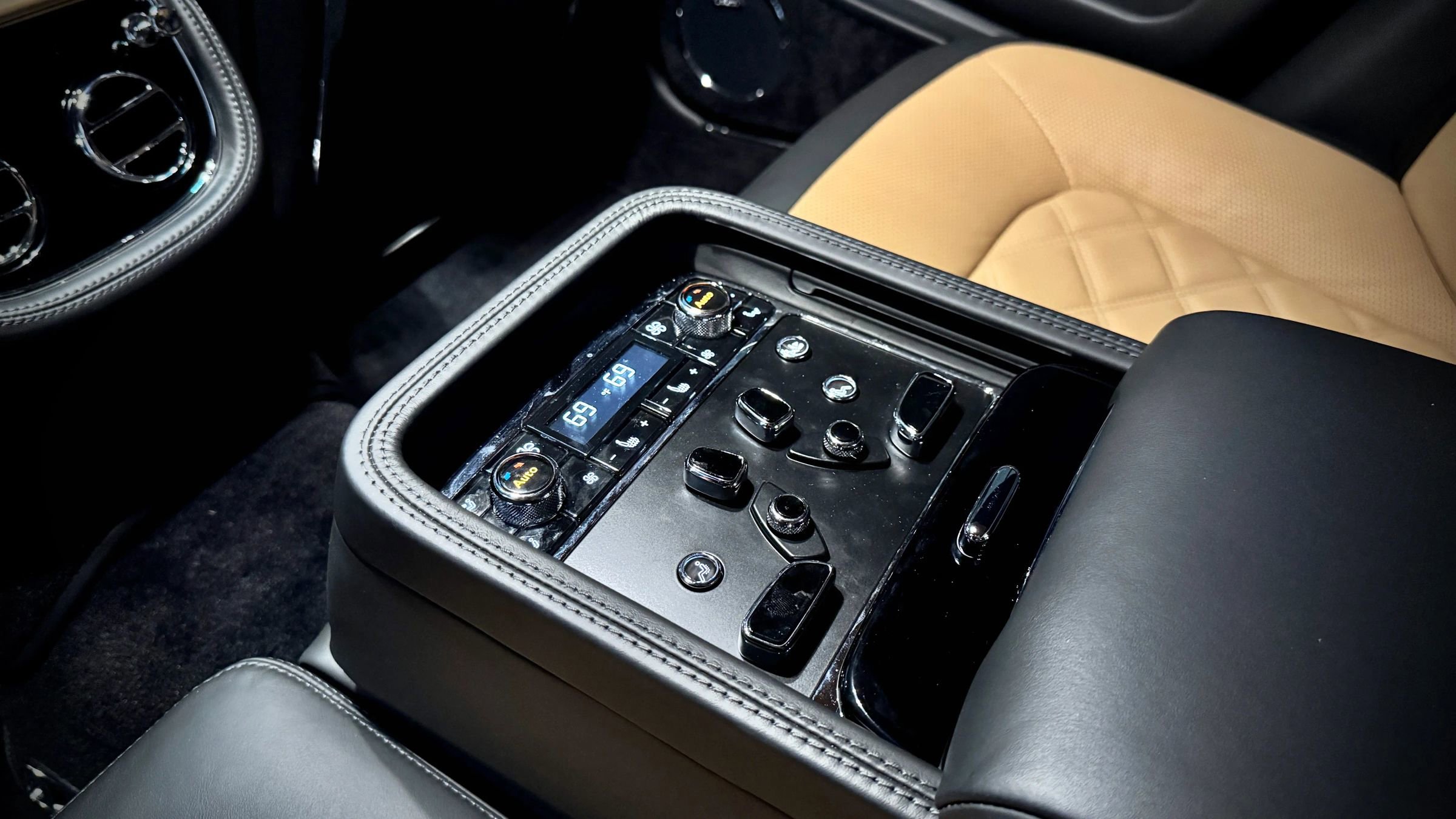 Used 2016 Bentley Mulsanne Speed RWD image 18