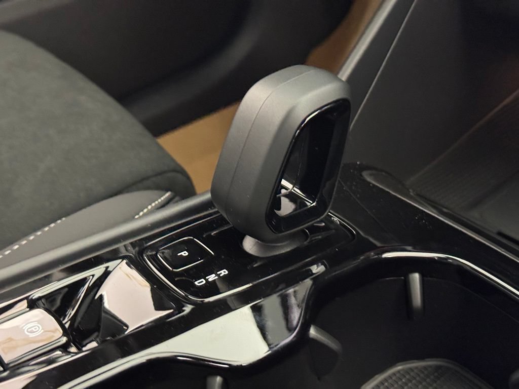 New 2026 Volvo XC40 B5 Ultra w/ Protection Package Premier AWD/4WD image 9