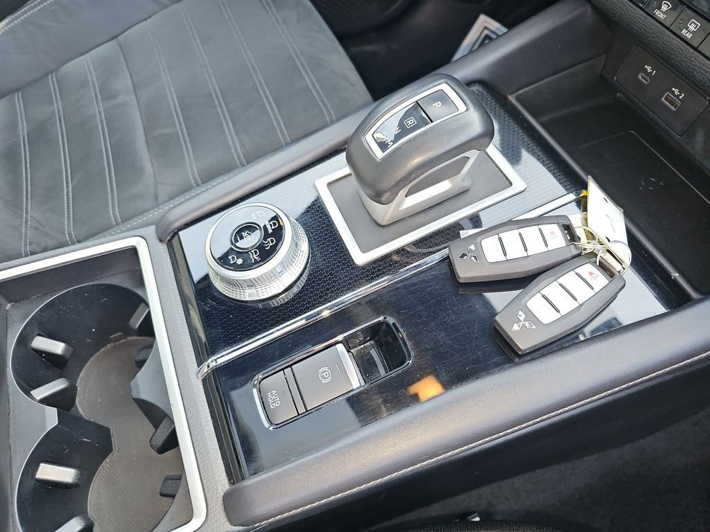 Used 2022 Mitsubishi Outlander SEL Black Edition image 18