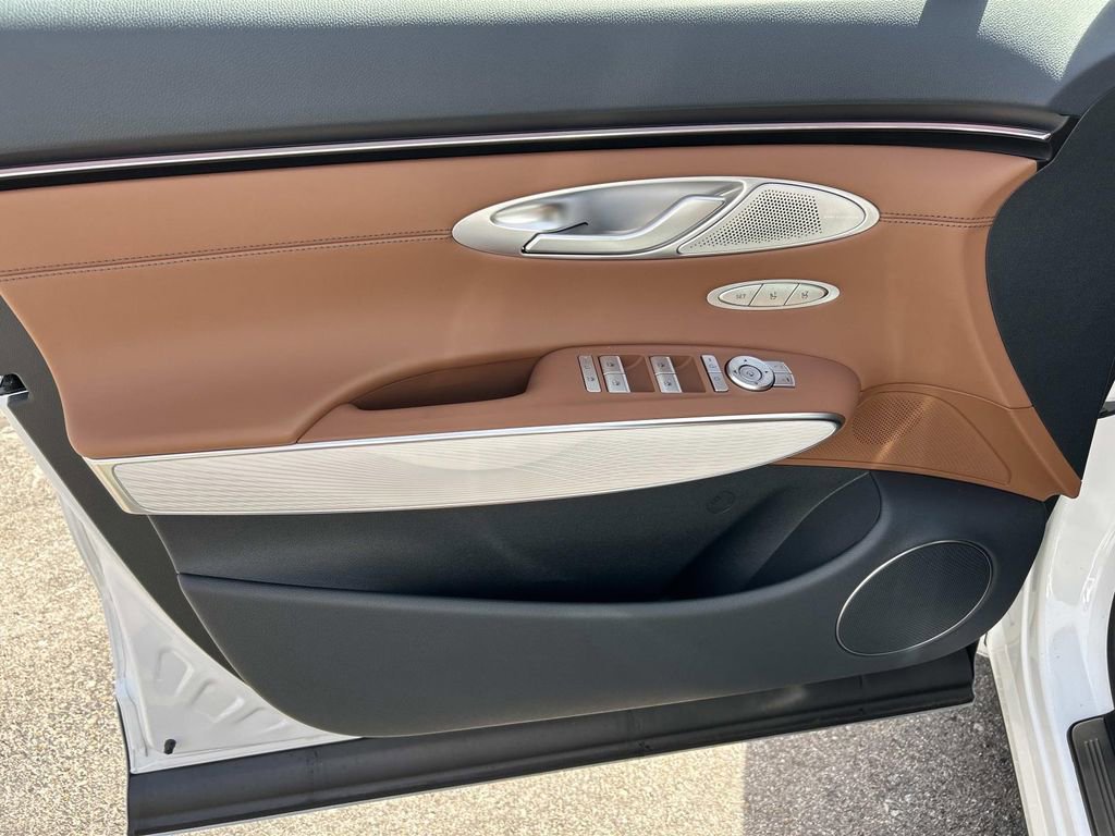 New 2026 Genesis GV70 2.5T Advanced image 17