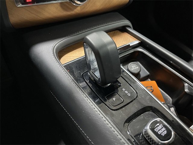 Used 2023 Volvo XC90 B5 Plus image 26