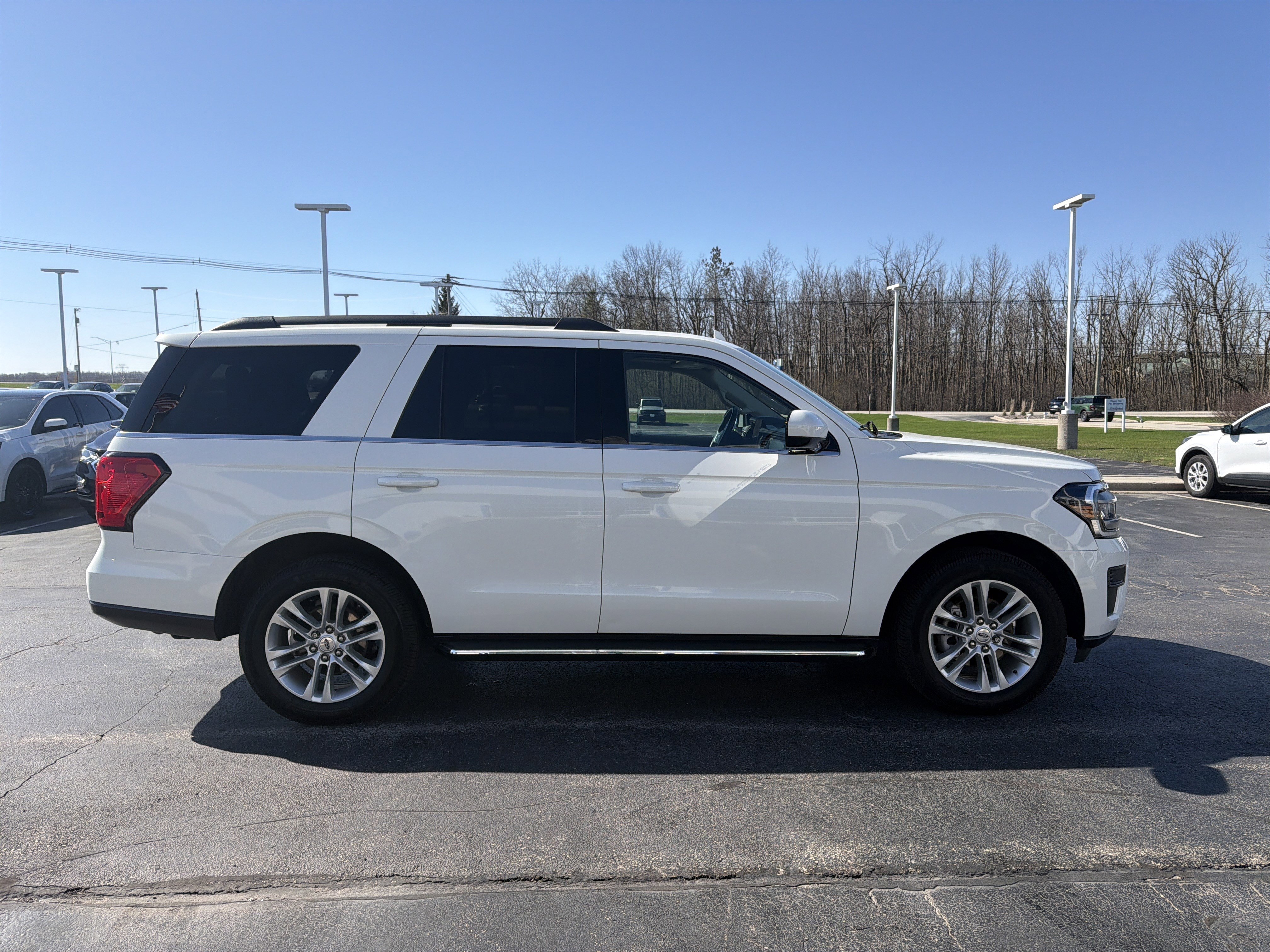 Used 2023 Ford Expedition XLT AWD/4WD image 7