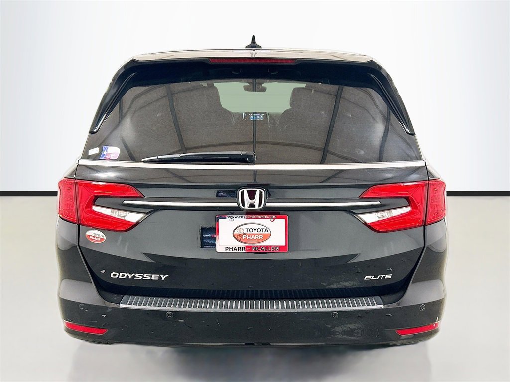 Used 2023 Honda Odyssey Elite image 5