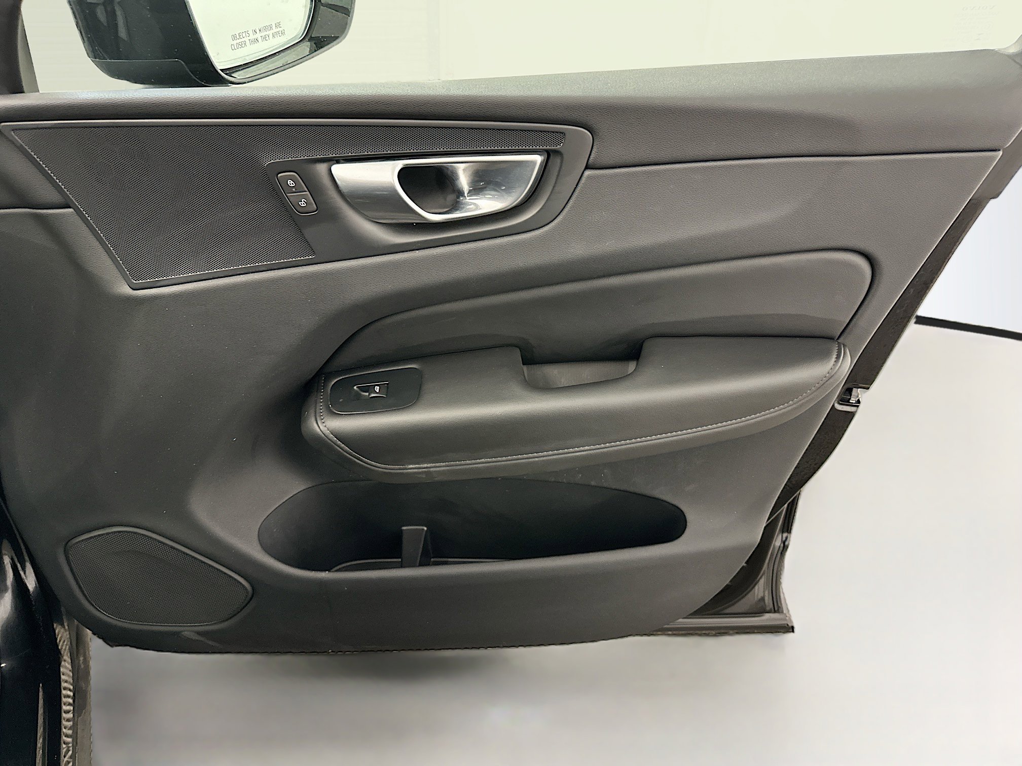 Used 2025 Volvo XC60 B5 Core image 35