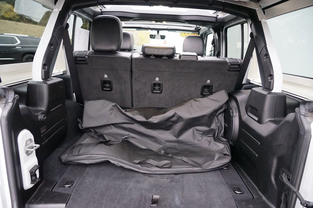 Used 2022 Jeep Wrangler Unlimited Sahara w/ Cold Weather Group image 27