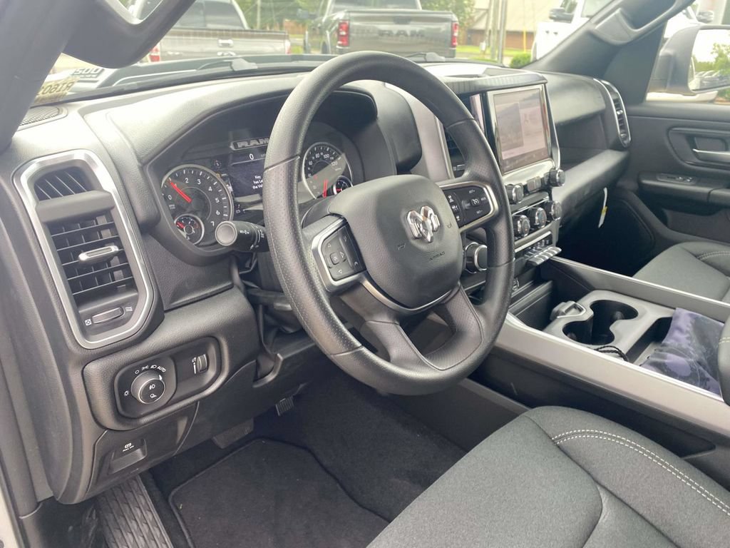 New 2026 RAM 1500 Express AWD/4WD image 18