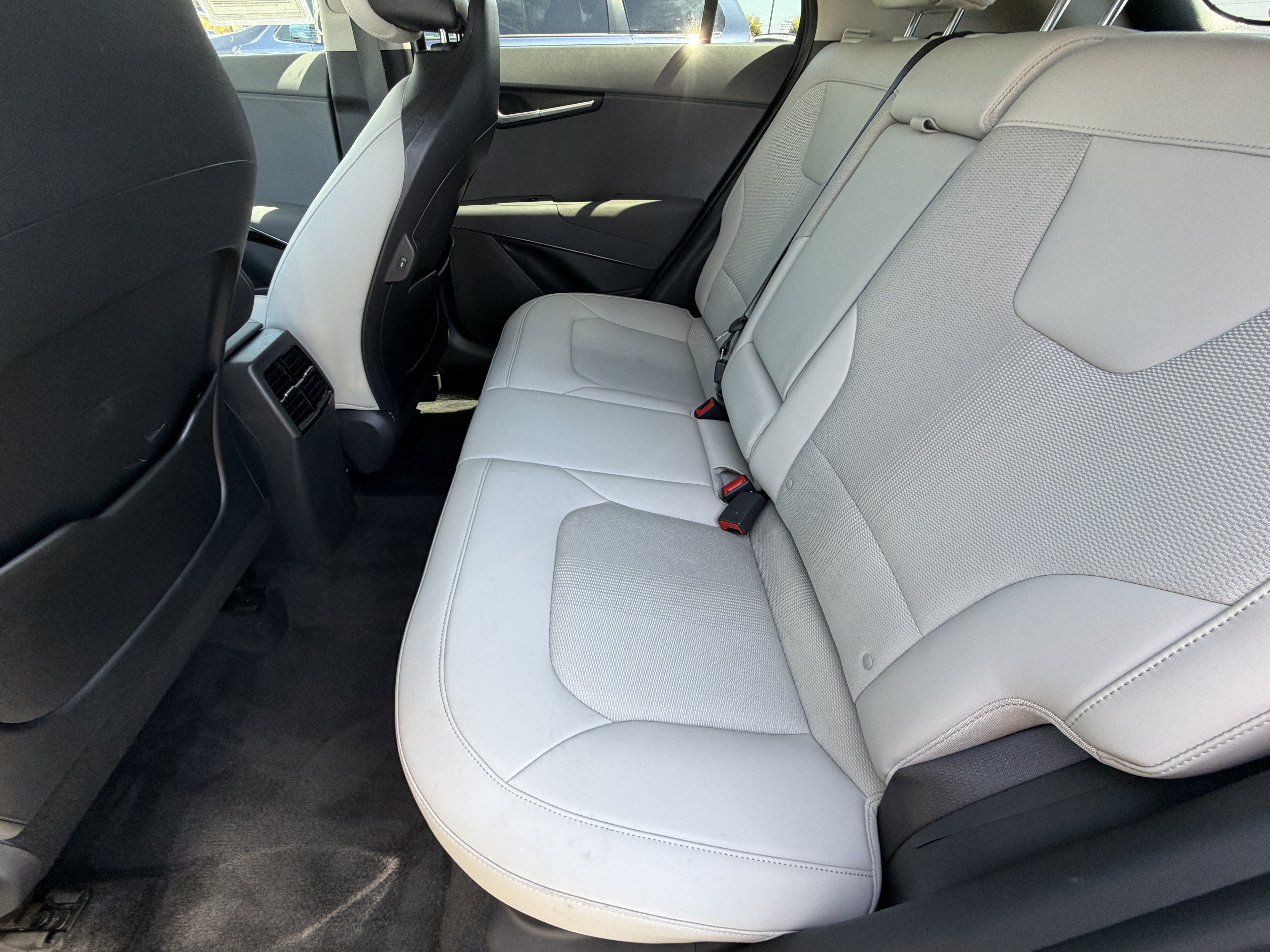 Certified 2025 Kia Niro EX FWD image 27