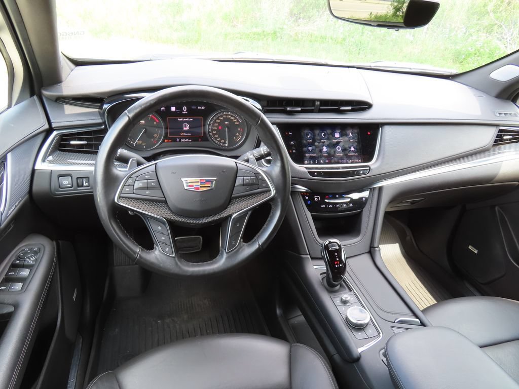 Used 2024 Cadillac XT5 Sportv w/ Technology Package AWD/4WD image 4