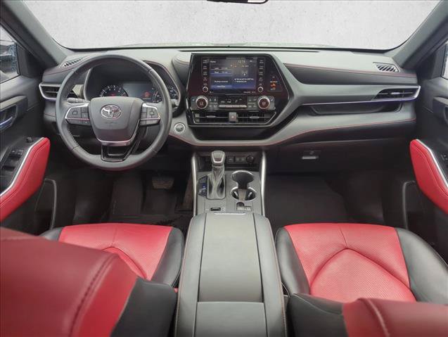 Used 2021 Toyota Highlander XSE FWD image 22