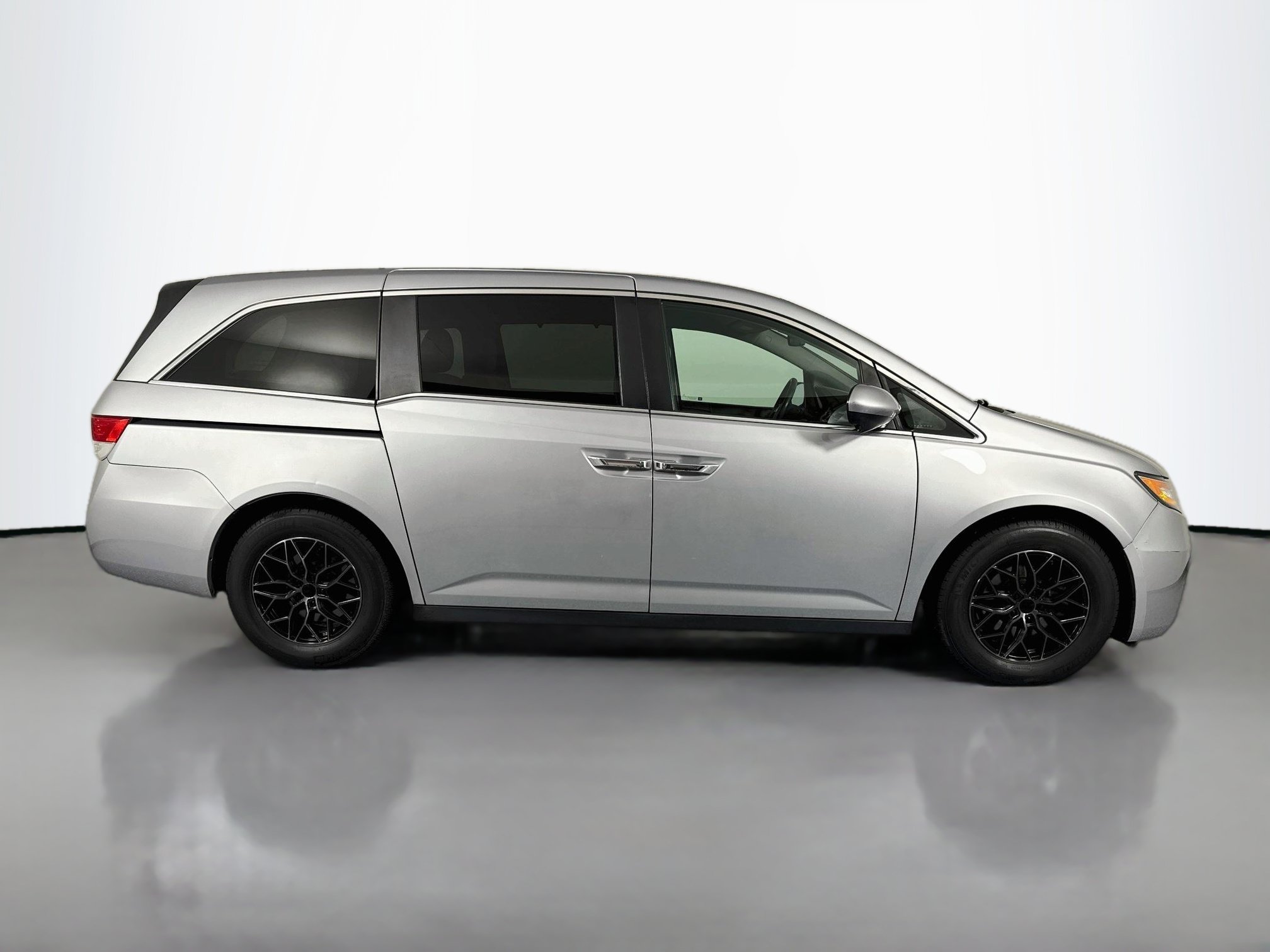 Used 2017 Honda Odyssey EX image 4
