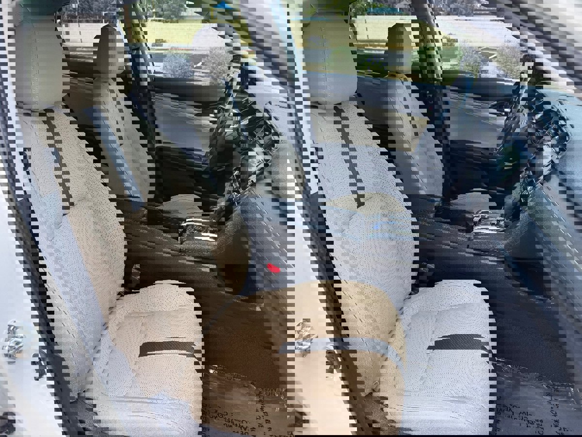 Used 2018 Honda Civic Touring image 12