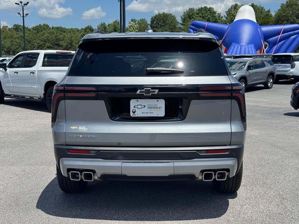 Used 2026 Chevrolet Traverse LT w/ LPO, Floor Liner Package FWD image 4
