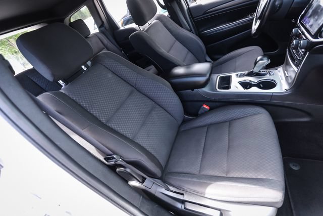 Used 2020 Jeep Grand Cherokee Laredo AWD/4WD image 43