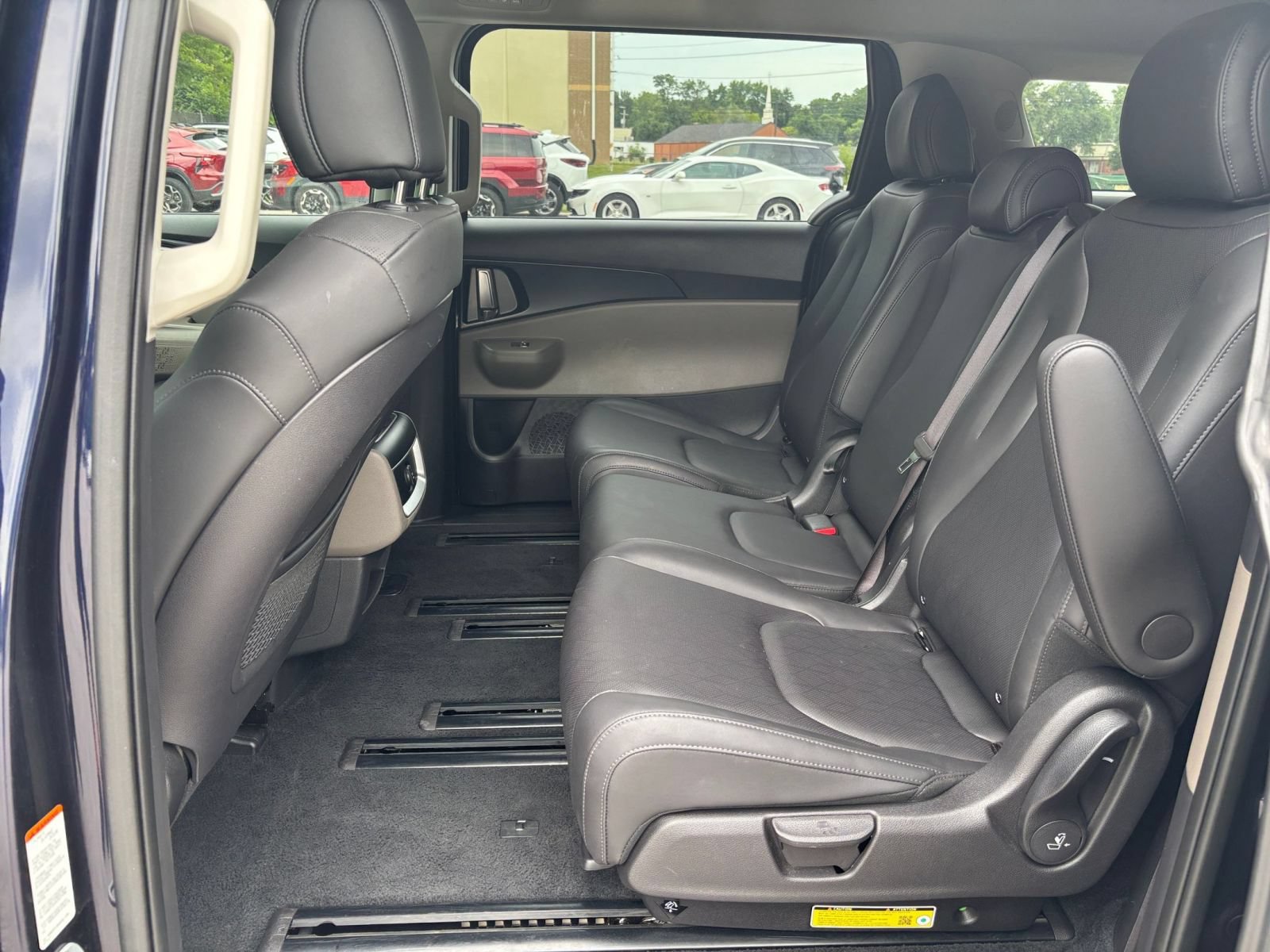 Used 2026 Kia Carnival FWD image 27
