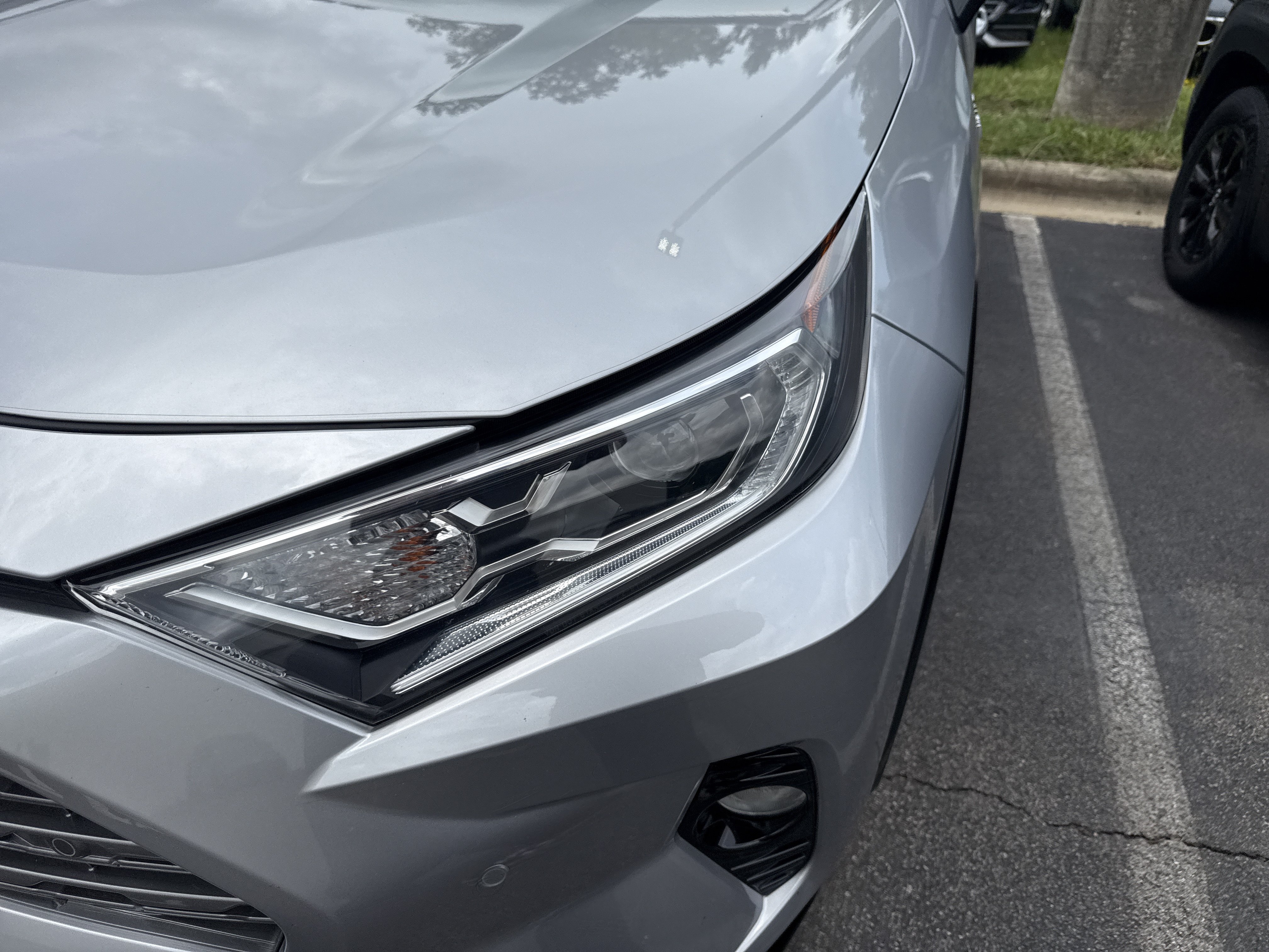 Used 2019 Toyota RAV4 XSE AWD/4WD image 12