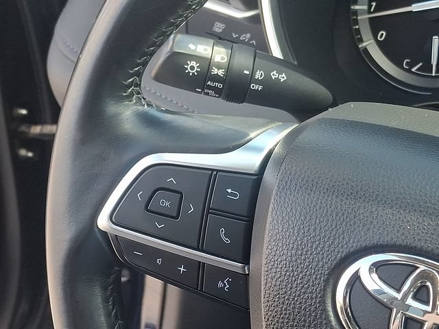Used 2021 Toyota Highlander XLE AWD/4WD image 20